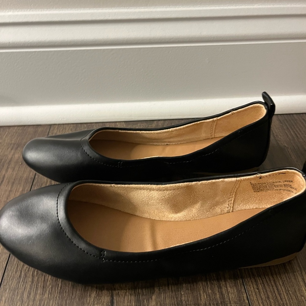 UNIVERSAL THREAD - Black Leather Flats - Women’s Size 8 - Picture 3 of 5